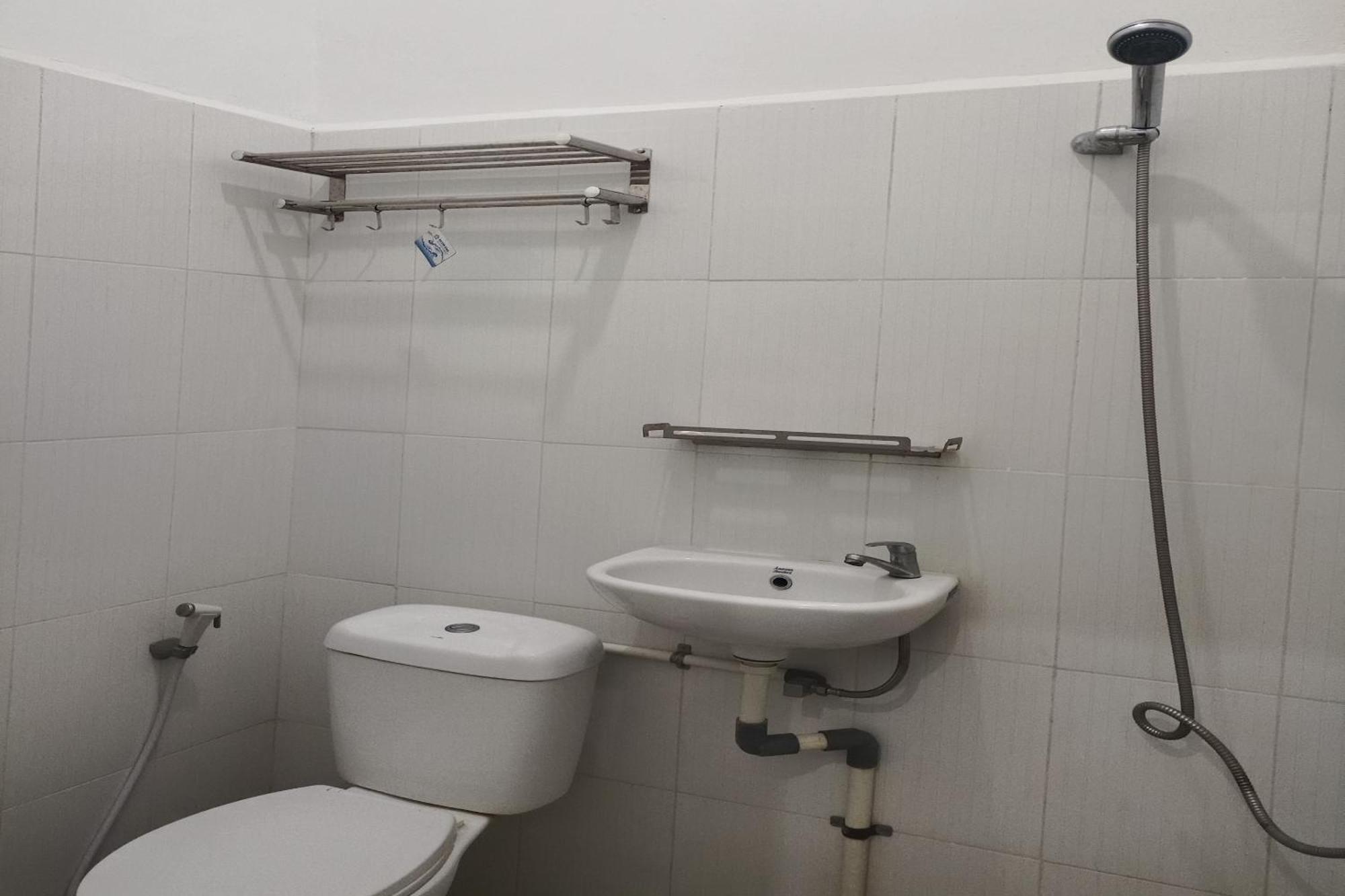 Hotel Oyo 92207 Koperasi 2*