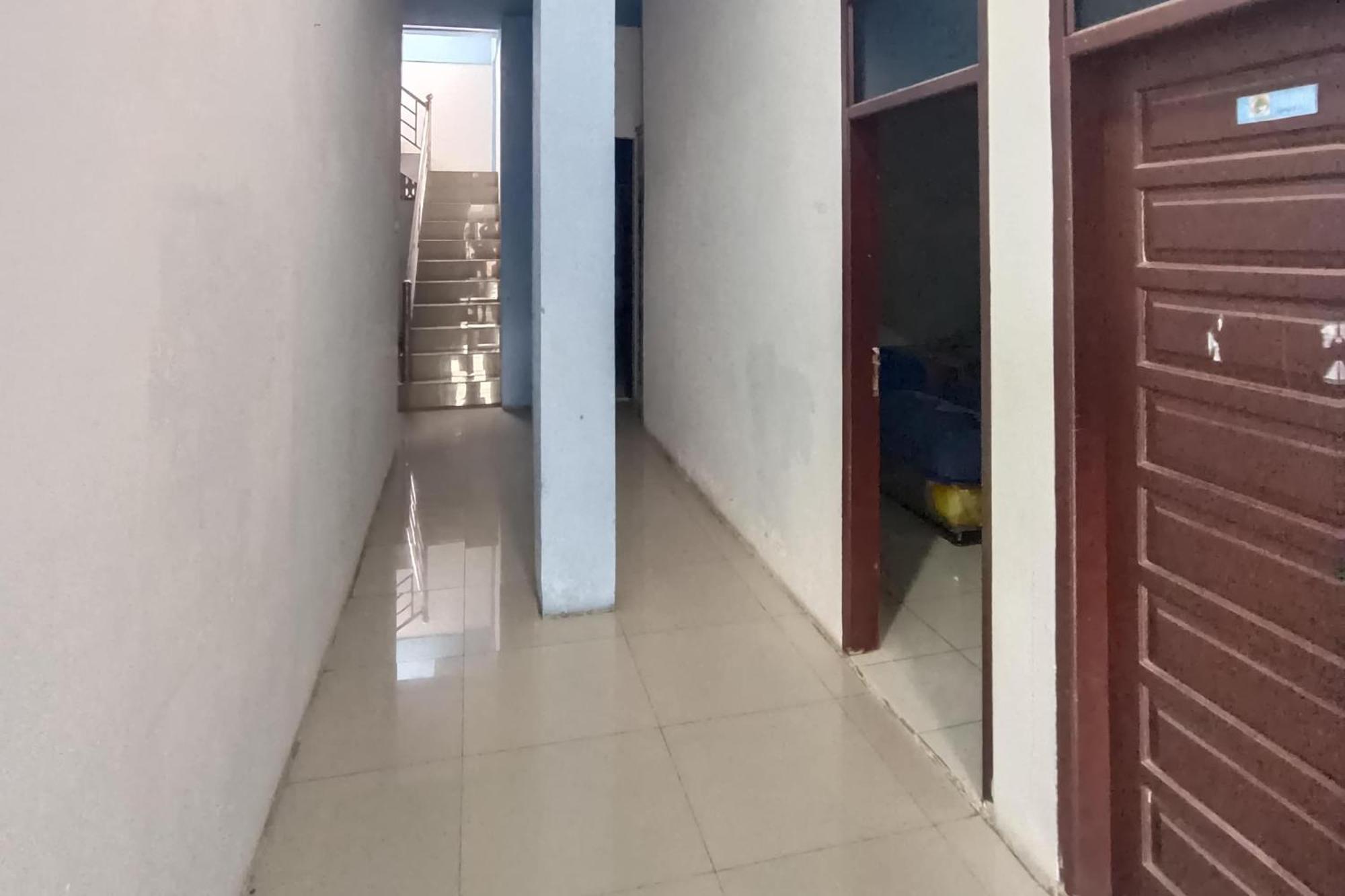 Oyo 92207 Koperasi Hotel 2*
